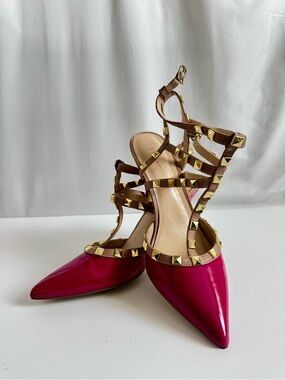 NWT BCBG Fuschia Pointed-Toe Studded T-Strap Heels - size 10
